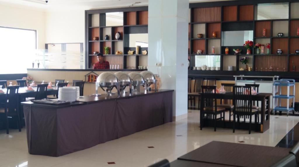Derawan Indah Hotel Tanjung Redep Exterior photo